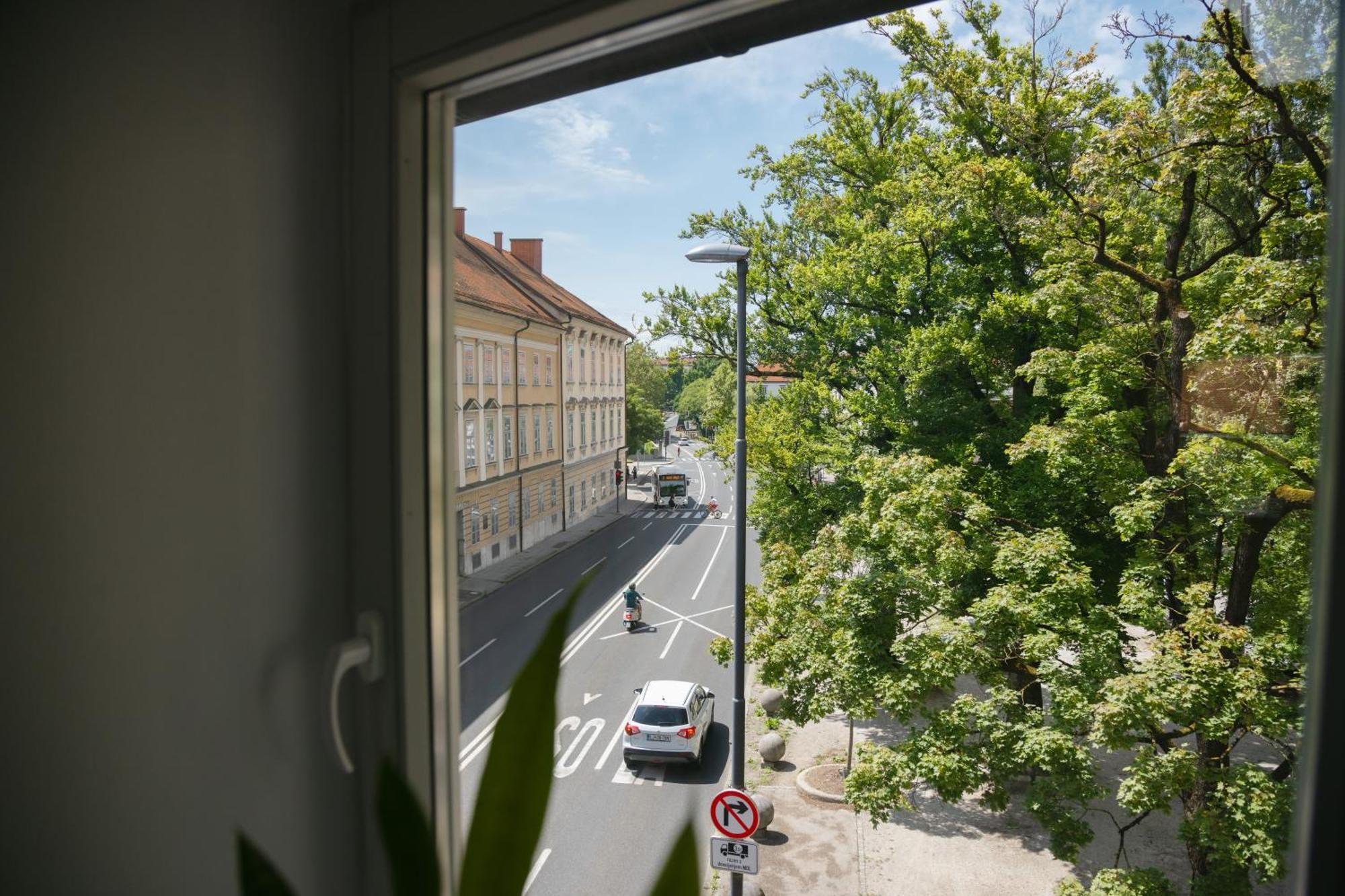 Bridge Apartments Любляна Екстериор снимка