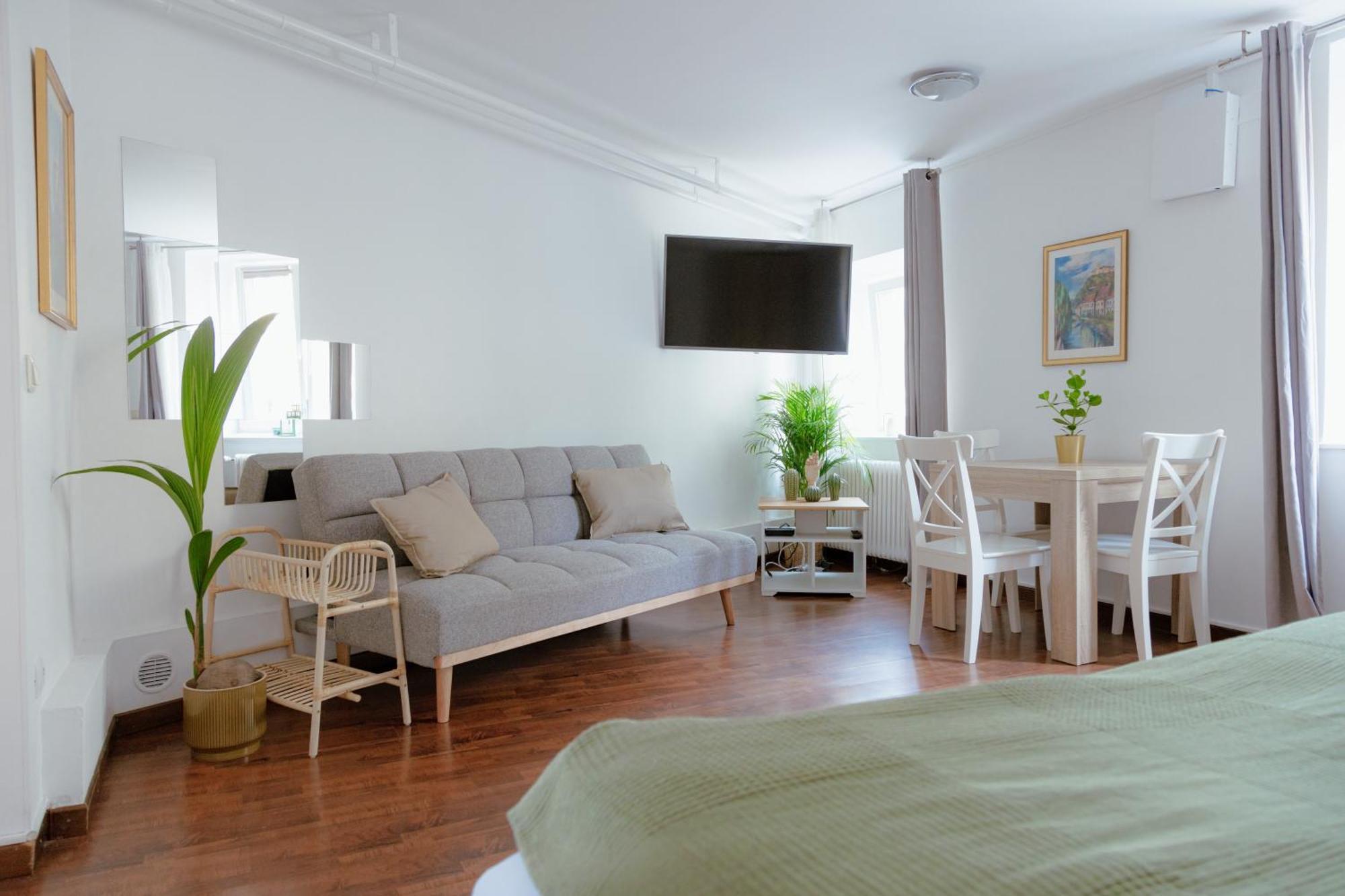 Bridge Apartments Любляна Екстериор снимка